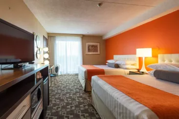 Howard Johnson Niagara Falls Traditional Two Queen Room